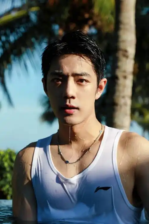 肖战晒出泳池大片,线条明显胸肌吸睛,网友直呼"过年了"!