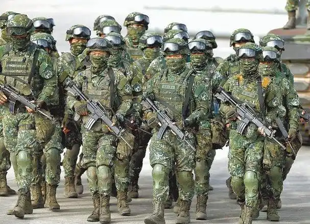 岛内兵源枯竭台军再放宽征选条件,男性身高达到152厘米即可入伍