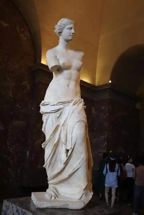 卢浮宫三宝——爱神维纳斯