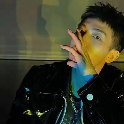 男生头像精选帅气高清图片超酷霸气男生真人头像大全