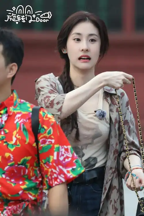 来东北录综艺惊现大爷铁粉喊话,不愧是热情东北哈哈哈哈哈哈哈#张碧晨