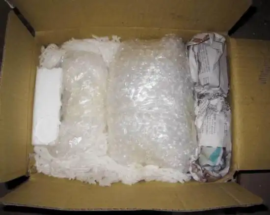 可别再徒手拆快递了!据说这样会导致皮肤过敏