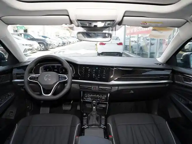 上汽大众 帕萨特 2023款 330tsi 豪华版