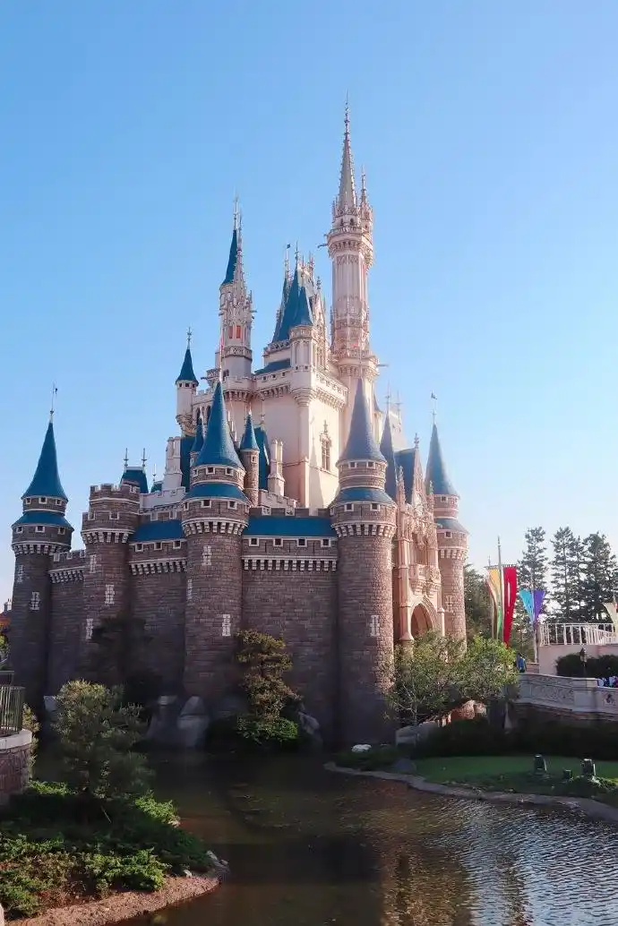 粉丝投稿:东京迪士尼城堡! 来自物语迪士尼disney - 微博