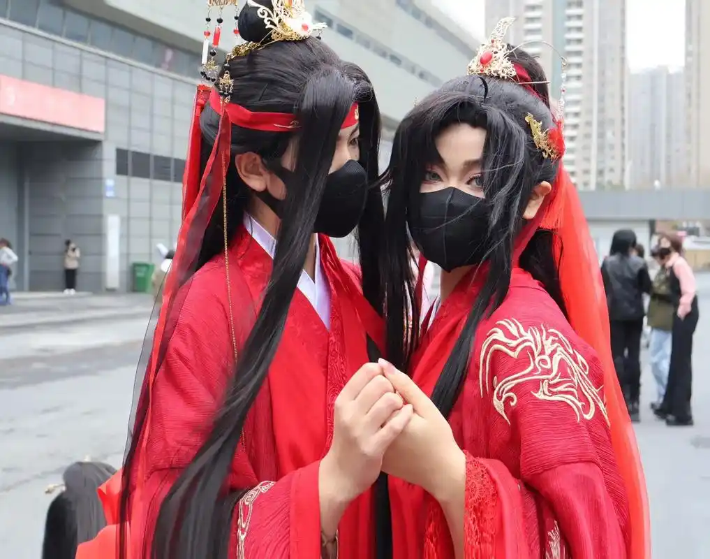 有情人终成眷属#婚服忘羡 #魔道祖师 #cos #漫展返图 - 抖音