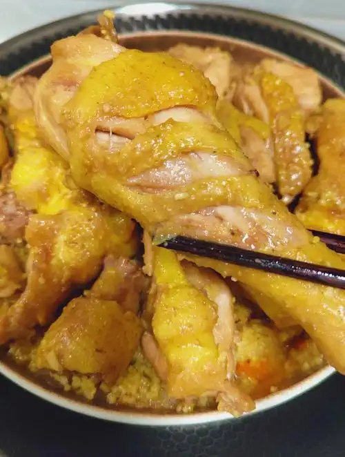 比想象中还好吃的健康版小米蒸鸡这个灵感来自于米粉