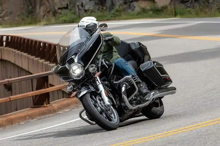 2022款bmw宝马r18洲际巡航摩托车海外长测评报告