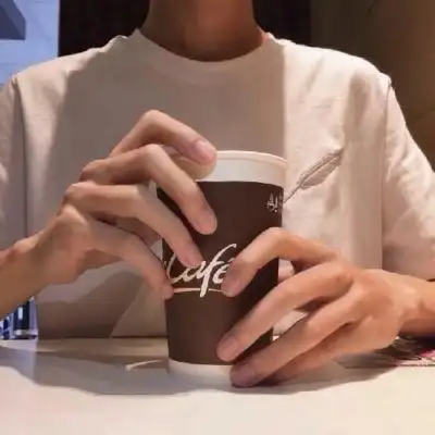 两个人有时差,一个人过_qq男生头像_我要个性网