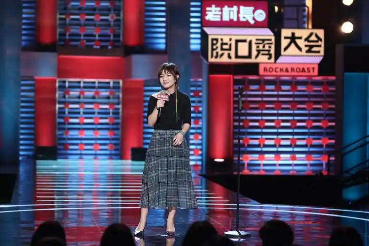 《脱口秀大会2》热播 思文:姥姥,我要带你当明星!