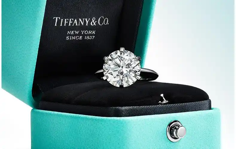 如何选购订婚钻戒 | tiffany & co.