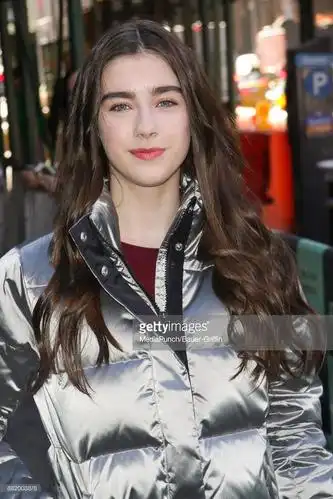 斯特林·杰里斯 sterling jerins的图片