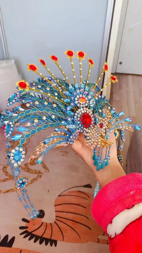 戏曲凤冠一体凤