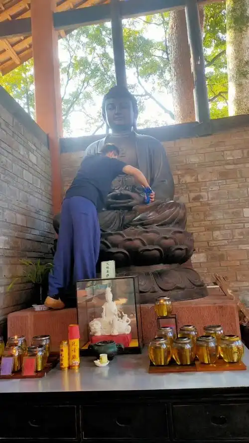 四川省泸州市合江县法王寺最勤劳义工