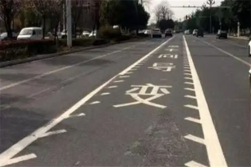 路上的"锯齿车道"也要怎么走?交警:你不知道就等着扣分罚款