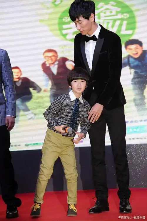 张亮儿子张天天15岁近照曝光引发热议,网友:少年王宝强既视感