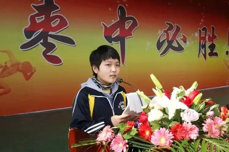 感谢贫穷 | 707分考入北大,她的故事看哭所有人