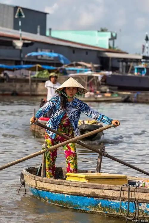 京族是我国广西一个打鱼为生的小民族.