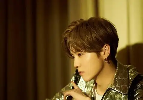 现在男生流行什么发色 90后男生秋季染发新时尚 趁着年轻马起来