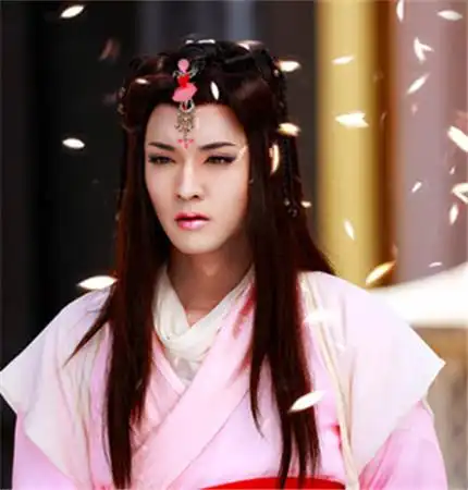 【图】《天天有喜》热播 陈威翰女装妩媚动人