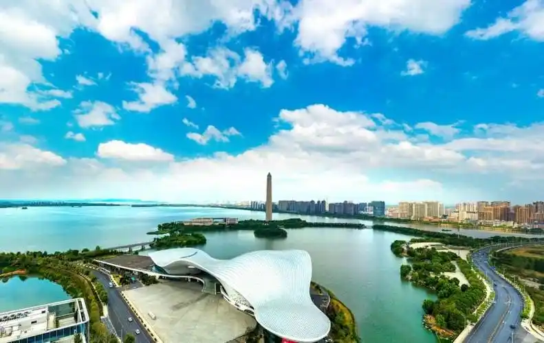 一城山色半城湖 航拍九江市文化艺术中心(图)