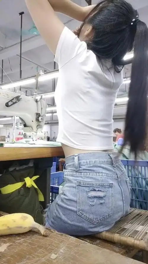 工厂妹上班日常……打工人的背后,上班不累是假的,打瞌睡,腰酸背痛也