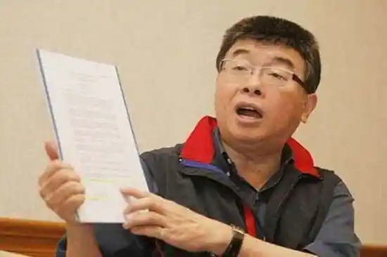 如何评价海峡两岸直播间的评论员邱毅