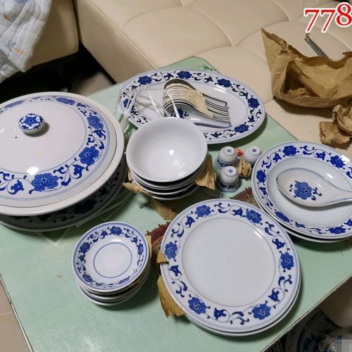 七十年代景德镇青花瓷餐具37件套,非常稀少难得这么多件套