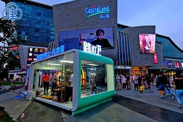 天津首家!"路灯下"城市户外直播间开门纳客