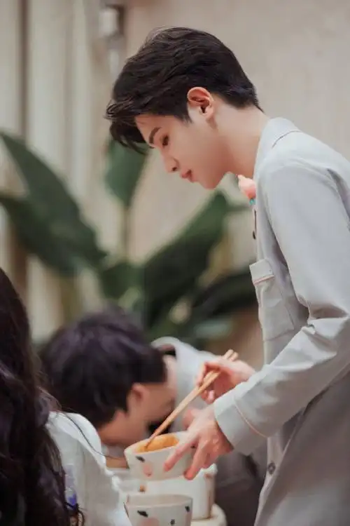 《密室大逃脱3》老玩家重聚睡衣趴 蜜桃坦克justin高清剧照可甜可盐