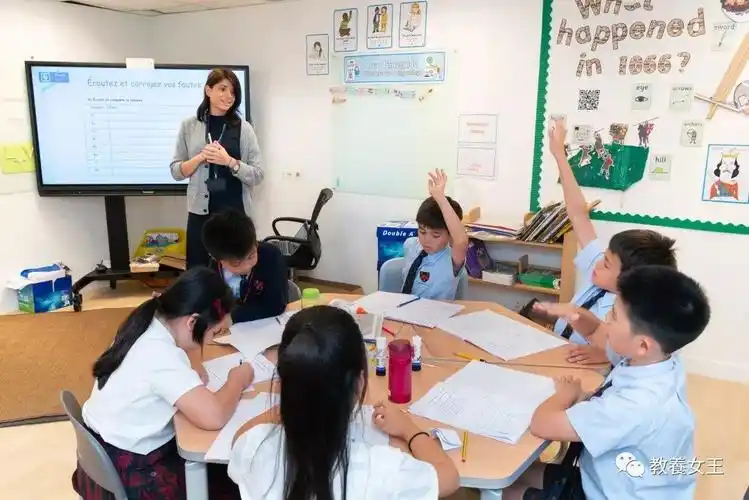 小学上课中940212月1日"玩耍"与幼儿脑部发展|家长讲座喜爱玩耍是