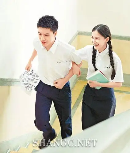 angelababy与弟弟杨帆合照曝光 与姐姐拍mv演姐弟恋(2)