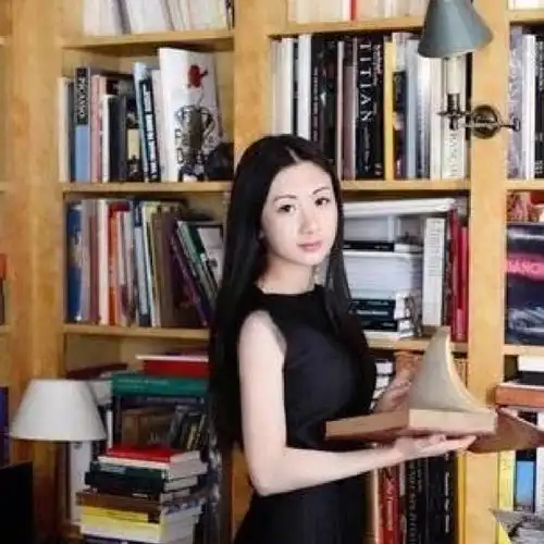 尹约一个写尽万种柔情的小女子