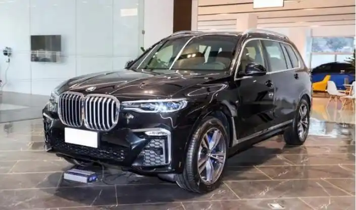 宝马x7全尺寸suv国六现车98万起售
