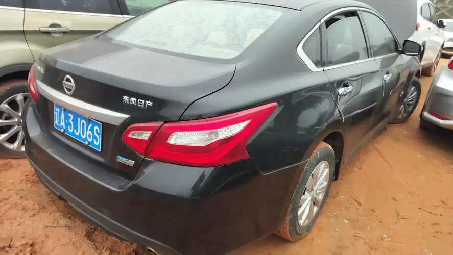 辽a3j06s东风日产牌小型轿车一辆