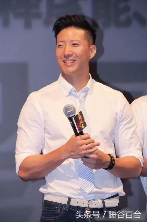 洪金宝最宠小儿37岁洪天照与小9岁女友近照,8年爱情长跑未婚