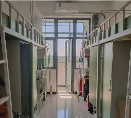 27,广州商学院教学地点:校本部住宿费:1800-6000元/学年不等,按宿舍