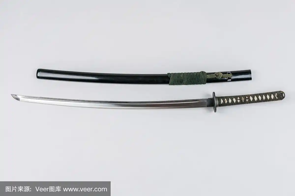 日本剑孤立在白色.