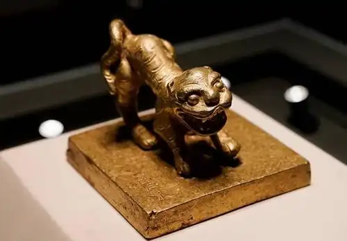 实拍张献忠沉银发掘现场:河床堆满金银