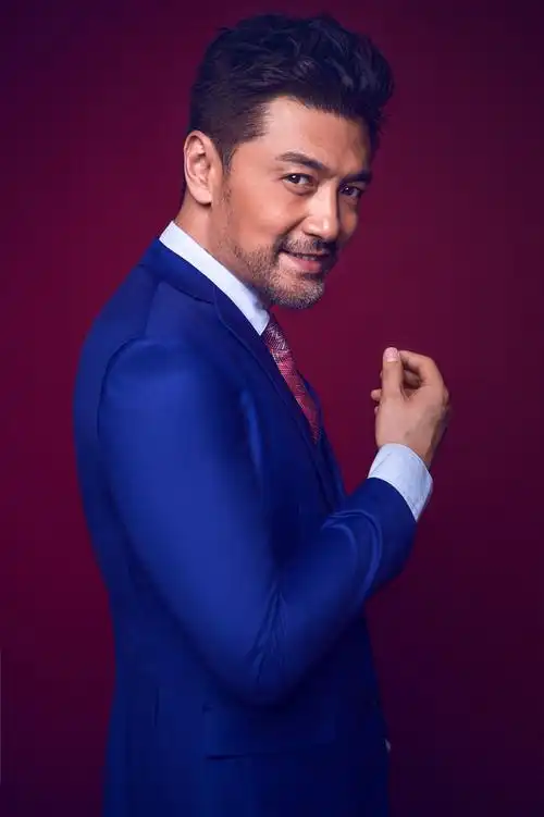 王策最新写真大片绅士质感展现型男风采