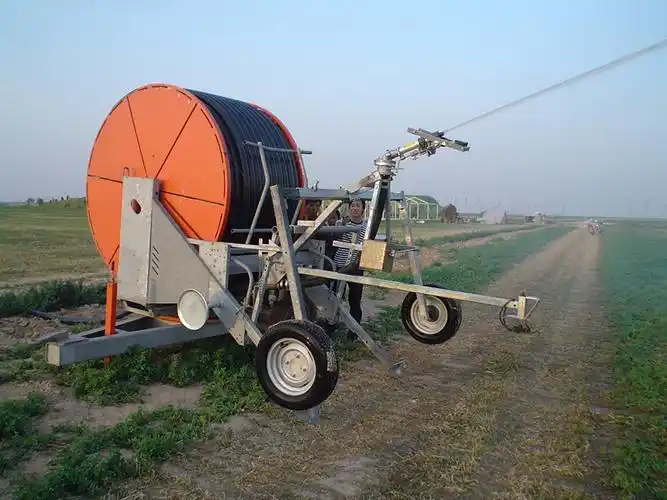 大型农用卷盘式喷灌机大面积浇地机供应现货