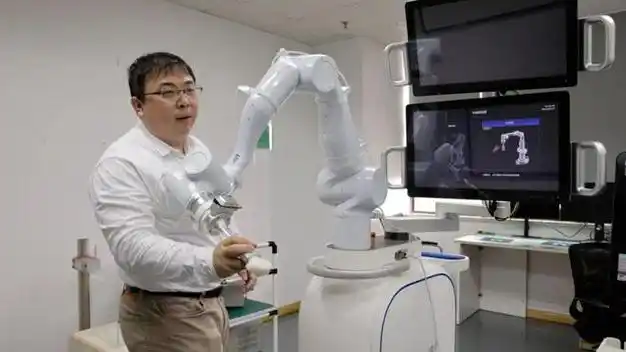 "我们是基于中国医疗行业的临床实际需求,做出的创新研发."张博说.