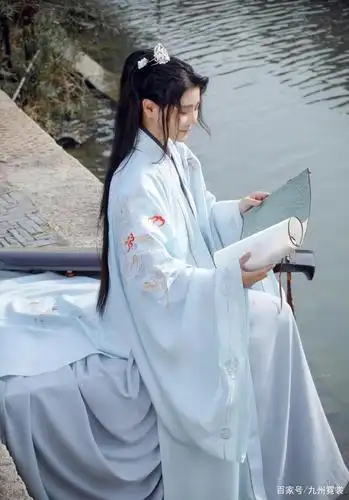 谁说男生一定要潇洒帅气,看看这些男款汉服,男生也可以很仙气