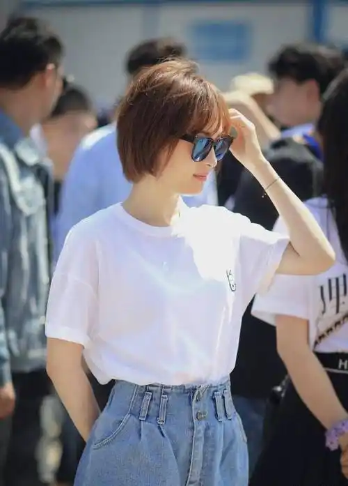 孙俪新剧开机,看上去最多二十岁_活动_状态_短发