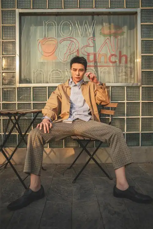 young),原名王柯达,出生于山西省太原市,中国内地影视男演员,毕业于 a