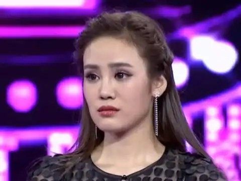 非常完美之气质女送林志勇手机 欲要号码却遭拒