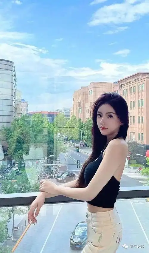 姐妹花泰国女性感迷人