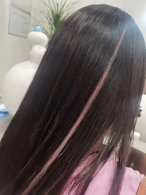 夏天来个粉色的挑染吧