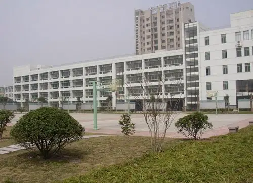 浙江余姚高风中学