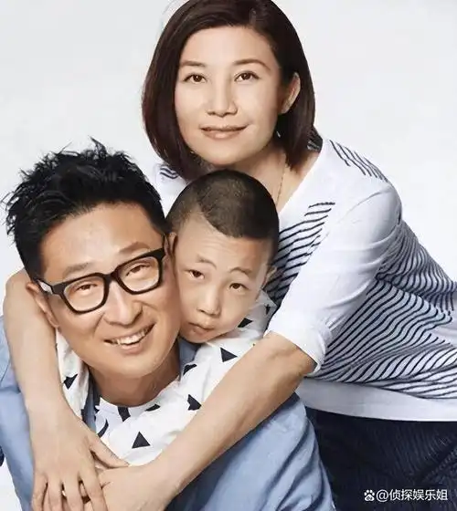 近日,演员林永健的妻子周冬齐在个人社交平台分享了一组儿子大竣的