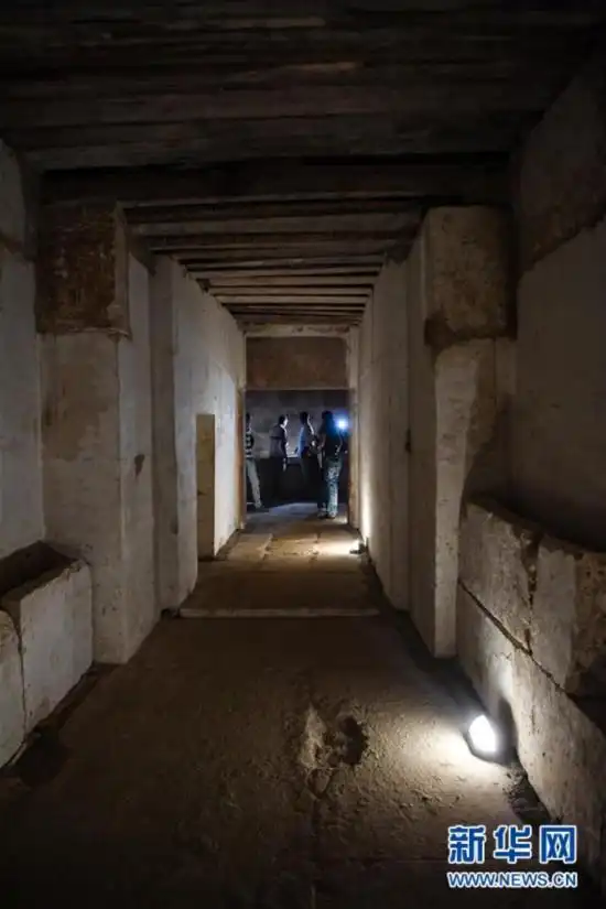 组图:埃及4000年历史的金字塔正式向游客开放【3】--书画--人民网